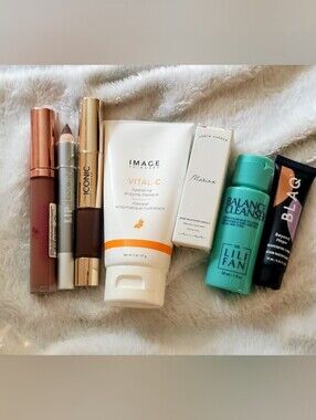 Brand Name Make Up Bundle. 7 Pc.